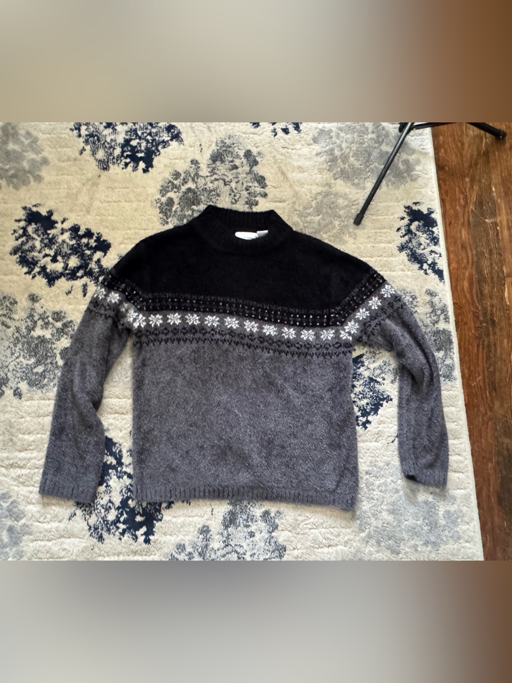 croft & barrow Black and Gray Snowflake Yoke Crewneck Sweater